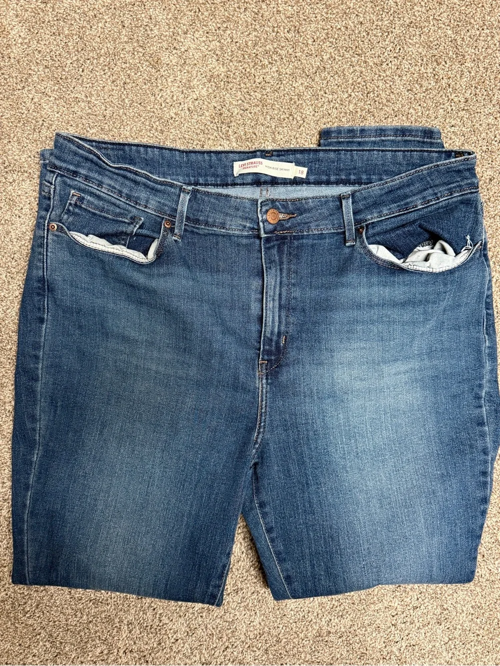 Levi Strauss Signature High Rise Skinny Jeans Women’s Size 18 (W34 L30)